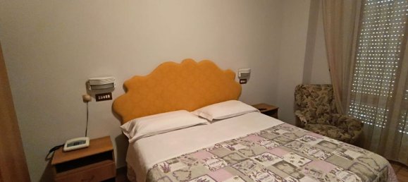 Gebäude in Chianciano Terme, Italy 1500m², Nr. 50519 3