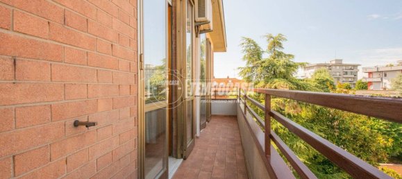 2 bedrooms Apartment in Modena, Italy No. 309196 4