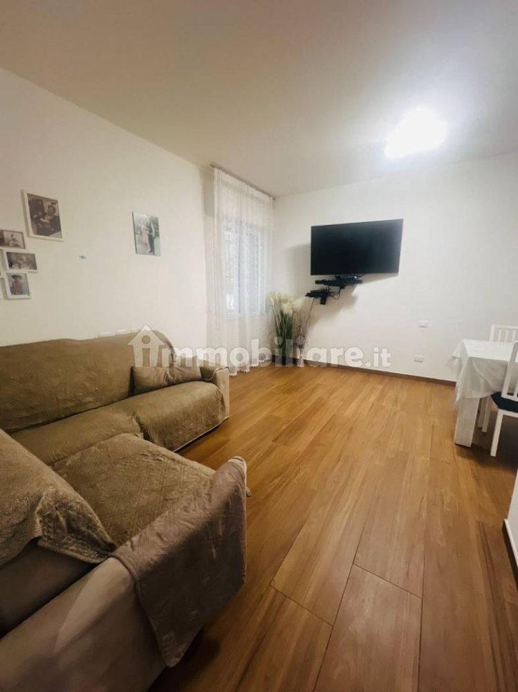 2 bedrooms Apartment in Modena, Italy No. 291610