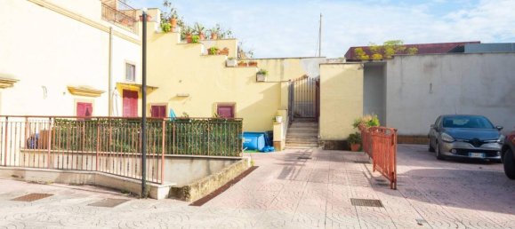 10 rooms House in Naples, Italy No. 79726 16