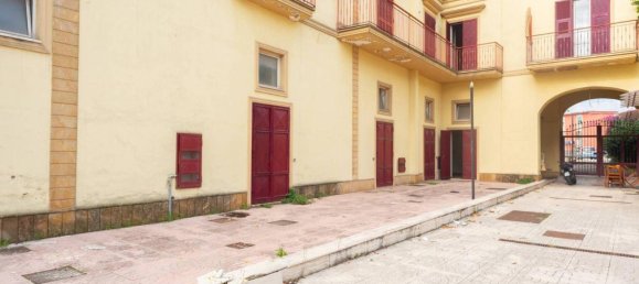 10 rooms House in Naples, Italy No. 79726 13