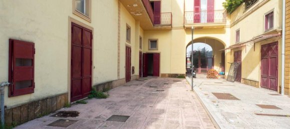 10 rooms House in Naples, Italy No. 79726 8