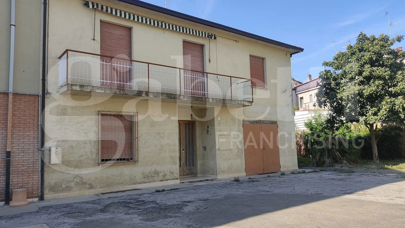 2 bedrooms House in Faenza, Italy No. 353358