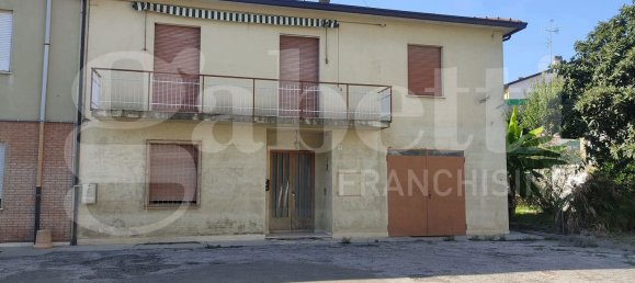 2 bedrooms House in Faenza, Italy No. 353358 3