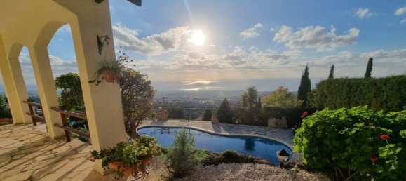 5 bedrooms House in Tala, Cyprus No. 9858 3