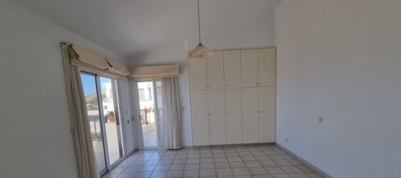 5 bedrooms House in Tala, Cyprus No. 9858 14