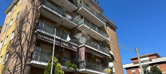 3 rooms Apartment in Parma, Italy No. 234247 11