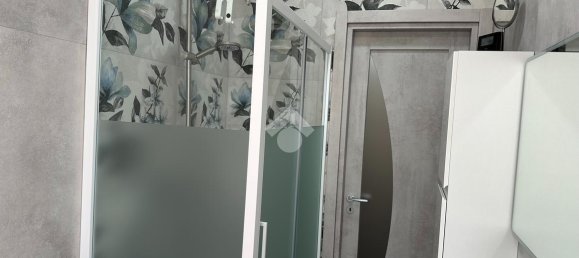 3 rooms Apartment in Parma, Italy No. 234247 6