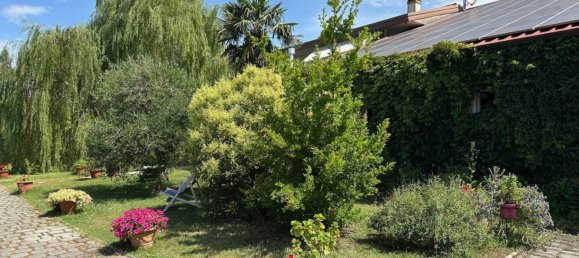 5 bedrooms Villa in Udine, Italy No. 292401 4