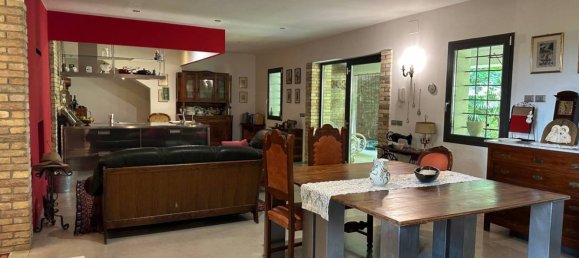 5 bedrooms Villa in Udine, Italy No. 292401 6