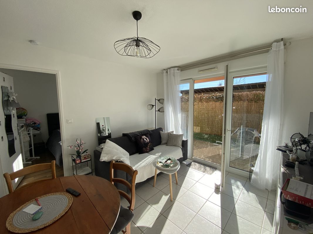 1 bedroom Apartment in Arpajon-sur-Cere, France No. 206103