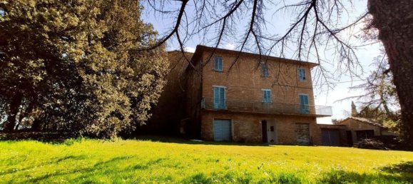 10 rooms House in Foiano della Chiana, Italy No. 228344 15