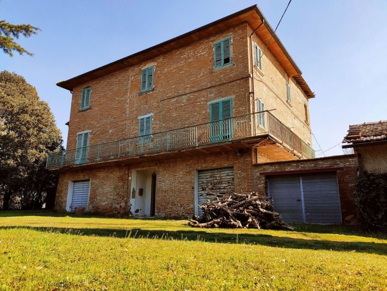 10 rooms House in Foiano della Chiana, Italy No. 228344