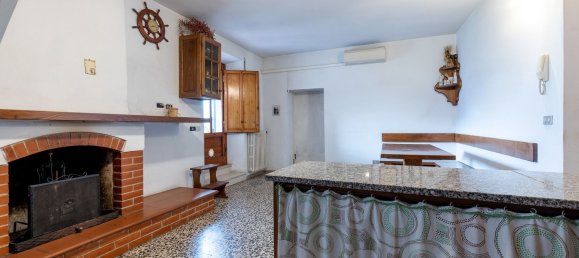 7 rooms House in Lucca, Italy No. 15357 6