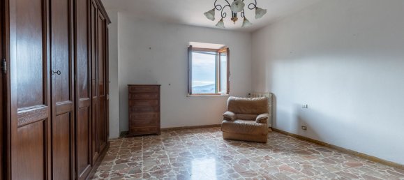 7 rooms House in Lucca, Italy No. 15357 14