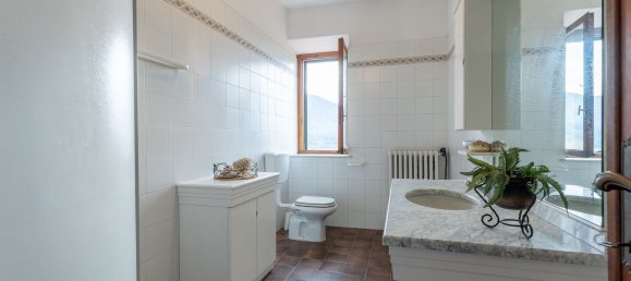 7 rooms House in Lucca, Italy No. 15357 17