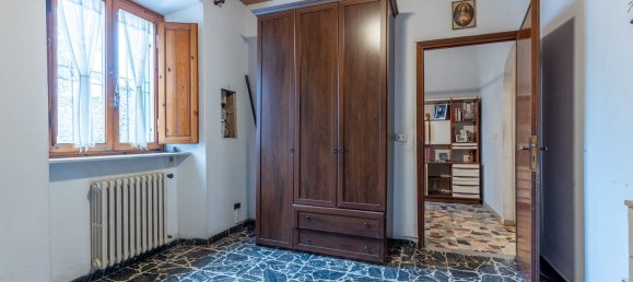 7 rooms House in Lucca, Italy No. 15357 11