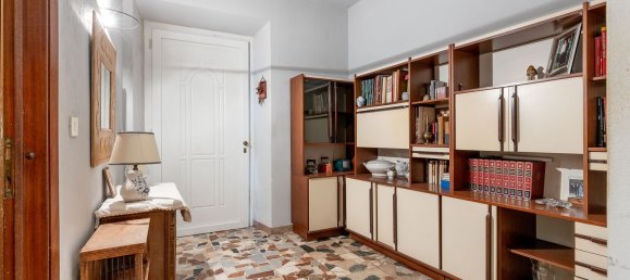 7 rooms House in Lucca, Italy No. 15357 9