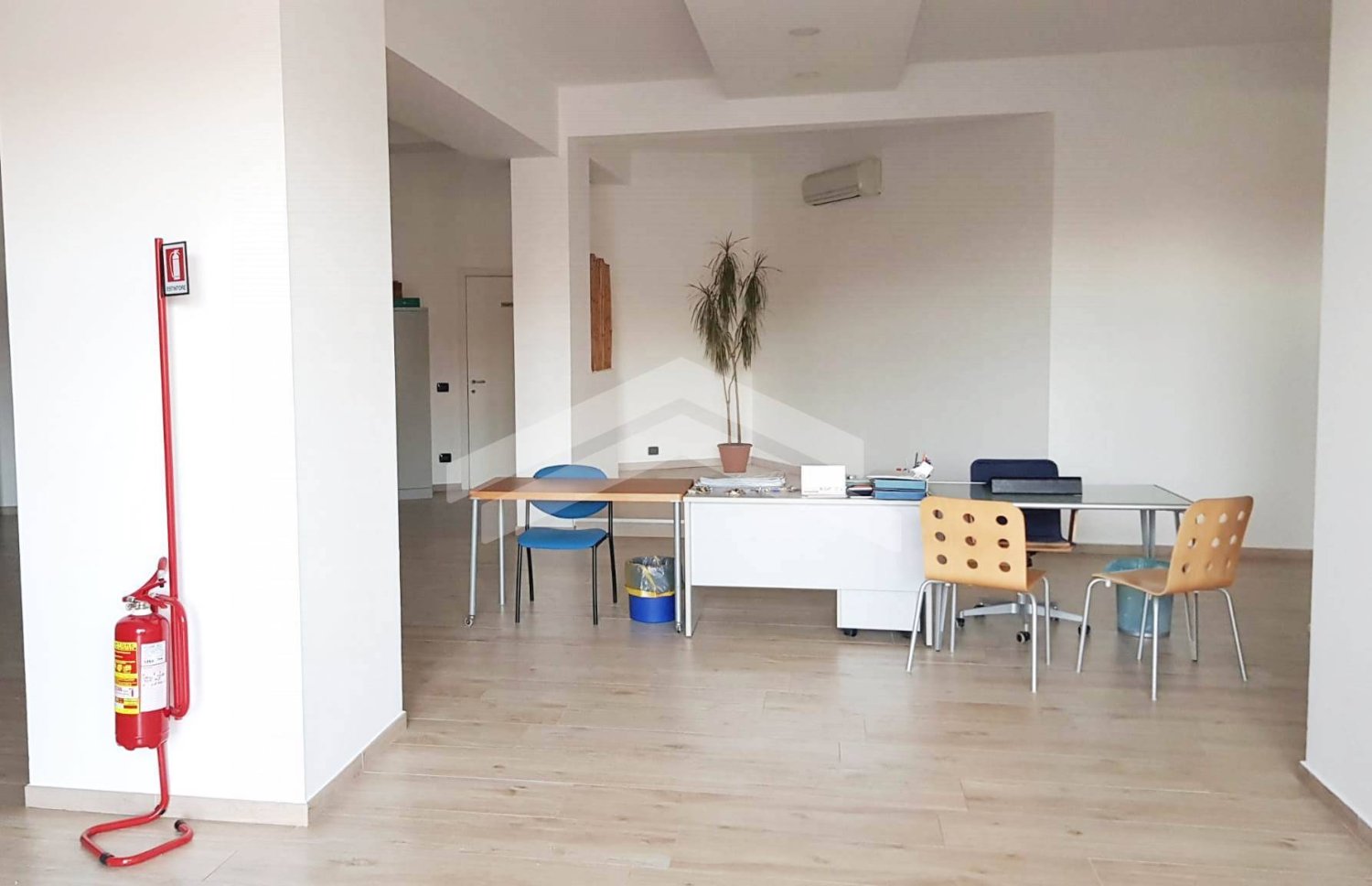 2-salle Propriété commerciale à Campobasso, Italy No. 63138