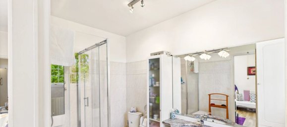 4 bedrooms House in Coutras, France No. 335910 9