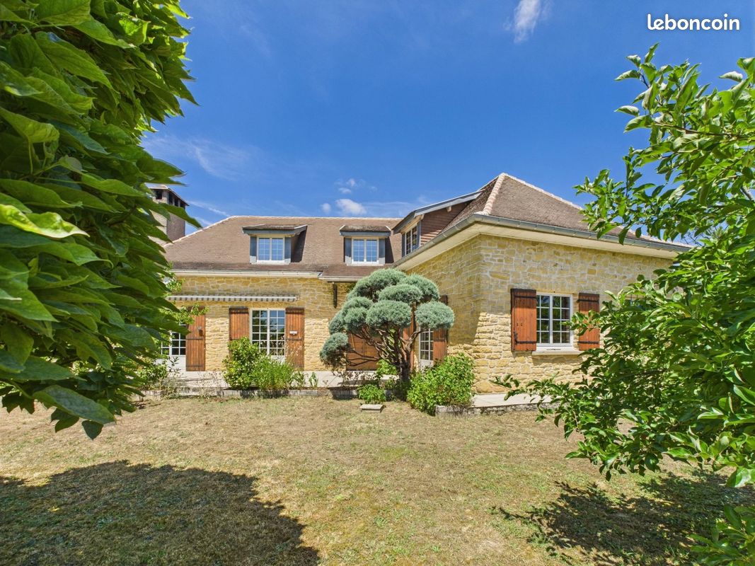 4 bedrooms House in Coutras, France No. 335910