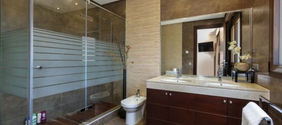 6 bedrooms Villa in Marbella, Spain No. 109920 9