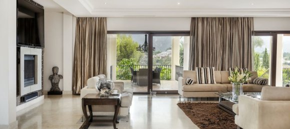 6 bedrooms Villa in Marbella, Spain No. 109920 3