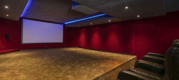 6 bedrooms Villa in Marbella, Spain No. 109920 11