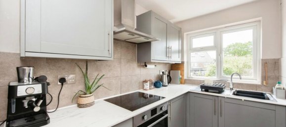 2 bedrooms Apartment in Hampton, United Kingdom No. 10860 2