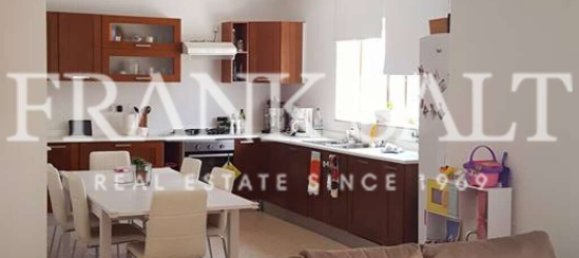 4 Schlafzimmer Maisonette-Wohnung in Ta' Xbiex, Malta, Nr. 8773 2