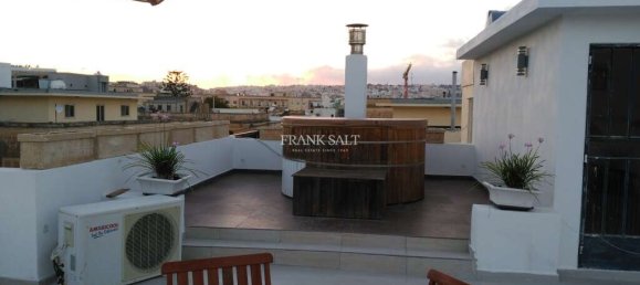 4 Schlafzimmer Maisonette-Wohnung in Ta' Xbiex, Malta, Nr. 8773 3