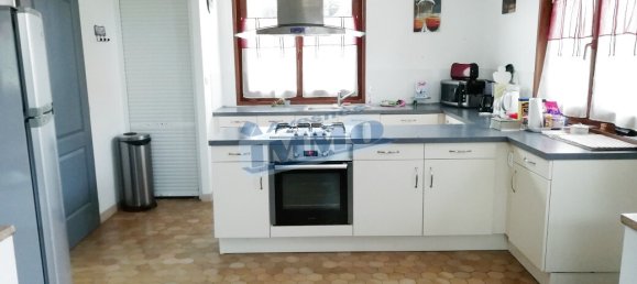 6 chambres Maison à Bonnières, France No. 99329 3