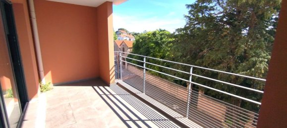 Apartamento de 2 dormitorios en Frejus, France No. 350573 2