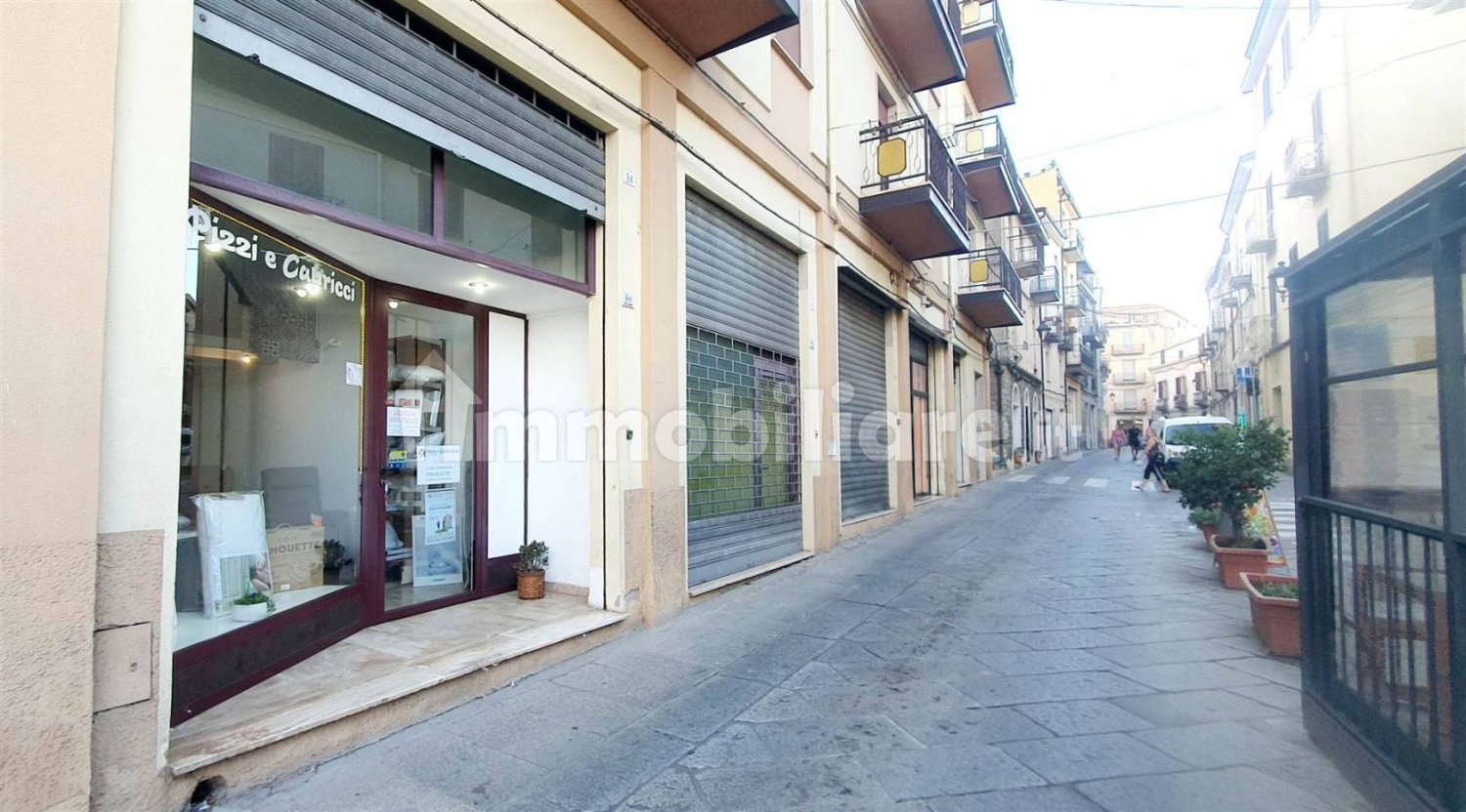 1 room Commercial property in Lanusei, Italy No. 350574