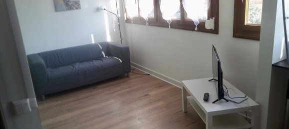 Apartamento de 4 dormitorios en Amiens, France No. 75300 3