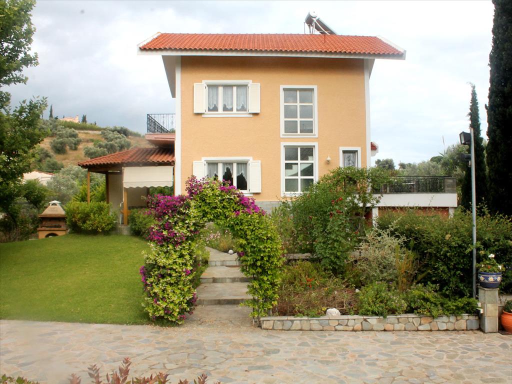 Propiedad comercial de 5 dormitorios en Euboea, Greece No. 7796