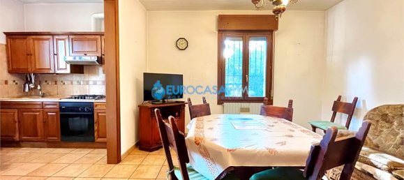 3 Schlafzimmer Haus in Novi di Modena, Italy, Nr. 59555 13