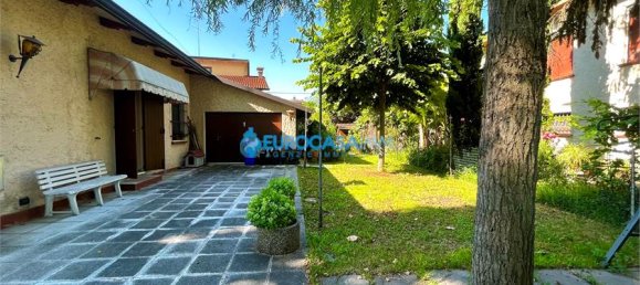 3 Schlafzimmer Haus in Novi di Modena, Italy, Nr. 59555 8