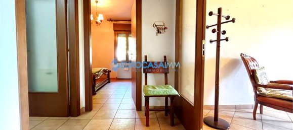 3 Schlafzimmer Haus in Novi di Modena, Italy, Nr. 59555 18