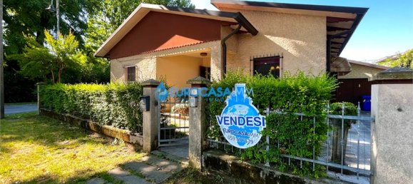 3 Schlafzimmer Haus in Novi di Modena, Italy, Nr. 59555 2