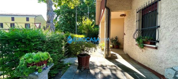 3 Schlafzimmer Haus in Novi di Modena, Italy, Nr. 59555 7