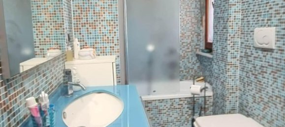 3-salle Appartement à Carrara, Italy No. 31129 24