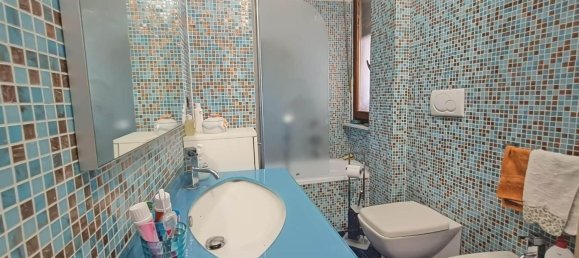 3-salle Appartement à Carrara, Italy No. 31129 14