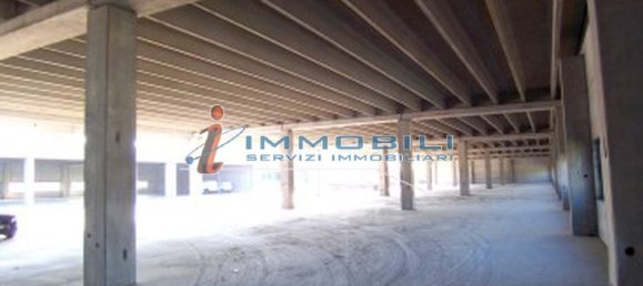1025m² Warehouse in Settimo Milanese, Italy No. 179215 6
