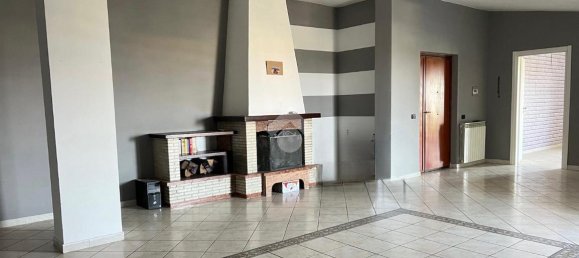 3 rooms Apartment in Melito di Napoli, Italy No. 233201 3