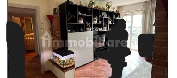 3 bedrooms Apartment in Lomagna, Italy No. 3889 2