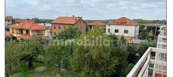 3 bedrooms Apartment in Lomagna, Italy No. 3889 13
