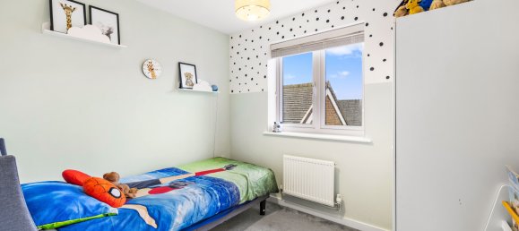 3 bedrooms House in Horley, United Kingdom No. 1037 38