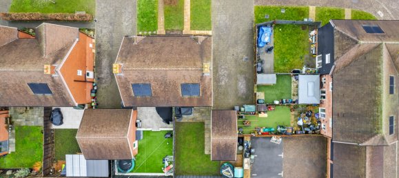 3 bedrooms House in Horley, United Kingdom No. 1037 22