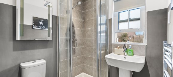 3 bedrooms House in Horley, United Kingdom No. 1037 19